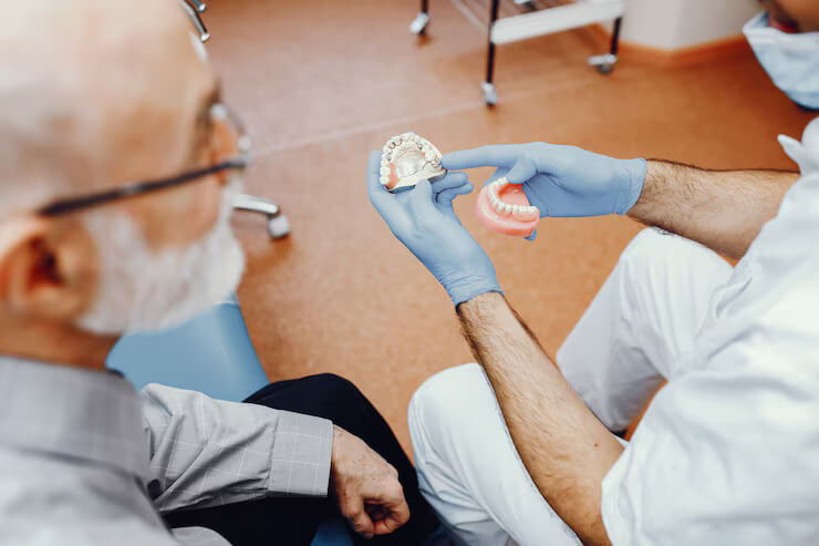 The Benefits of Choosing Dentures and Dental Services for a Healthier Smile