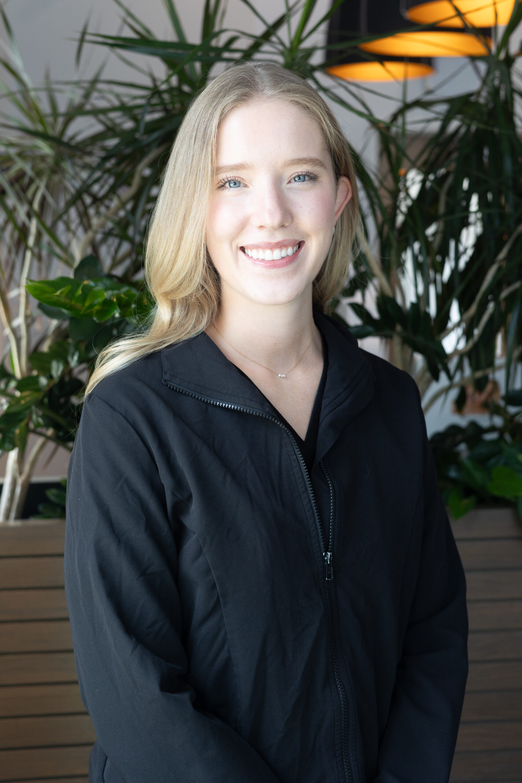 Dr. Annmarie Schmid