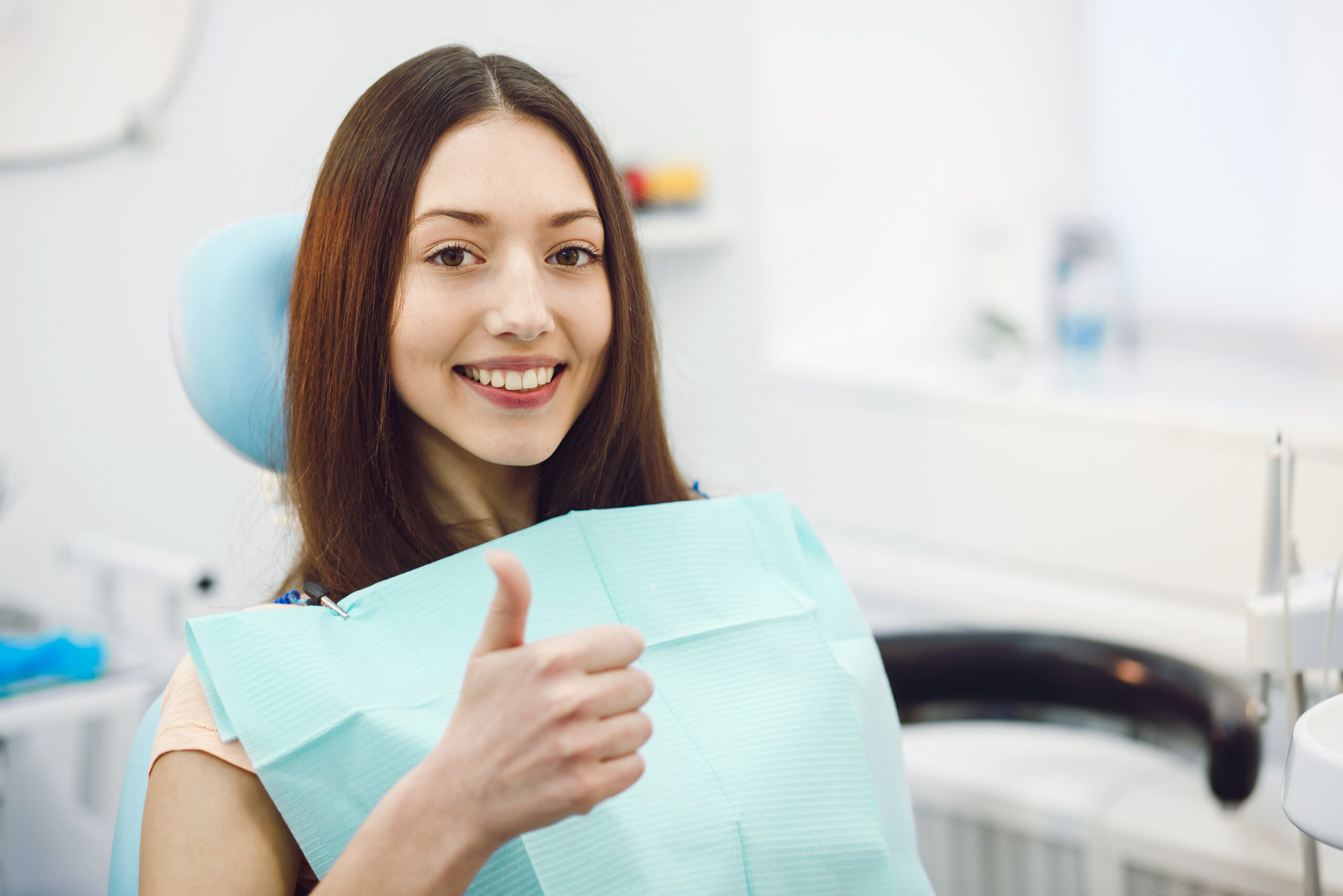 Natural vs. Professional Teeth Whitening: Which Works Better for a Brighter Smile?